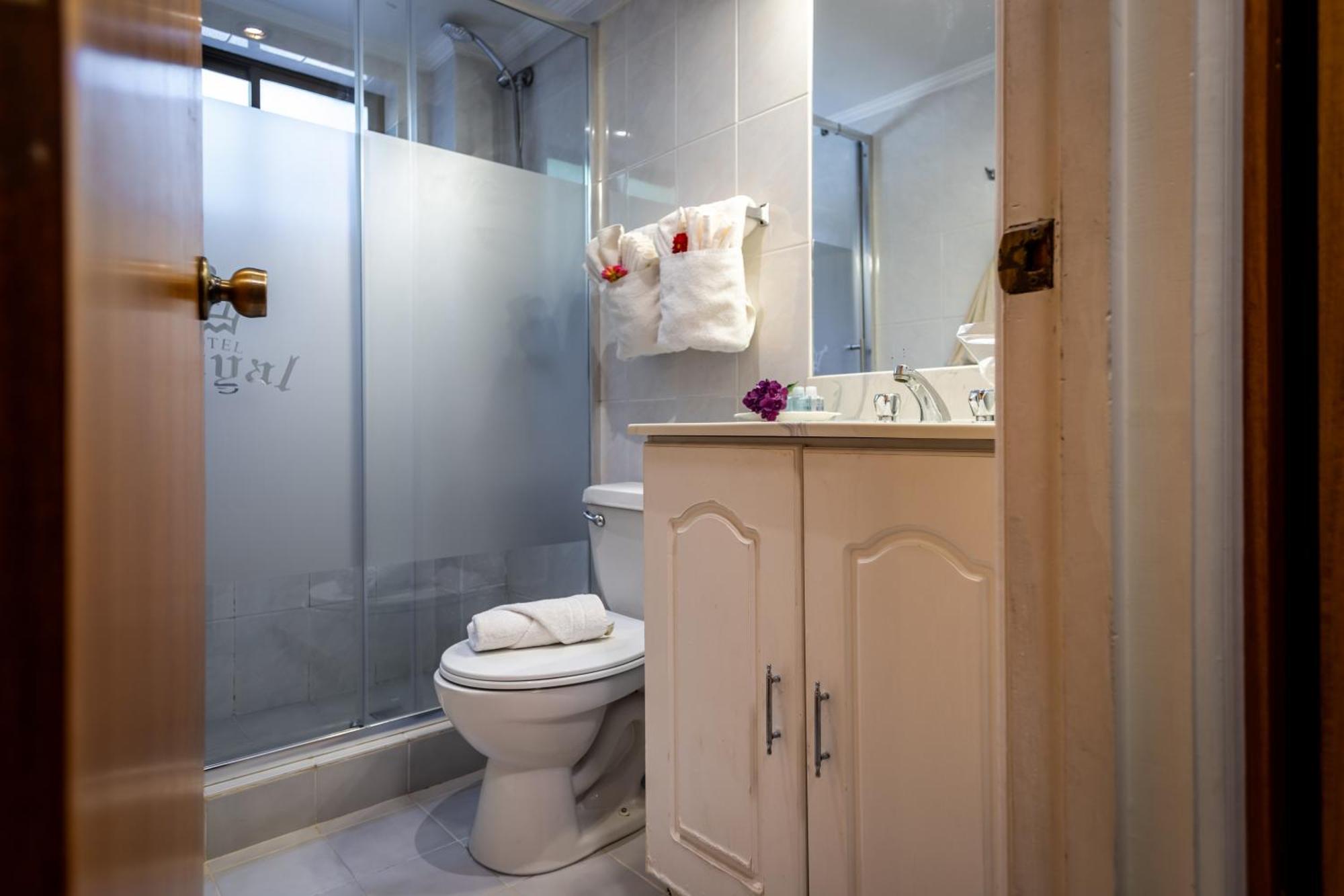 Hotel Royal Victoria Ngoại thất bức ảnh